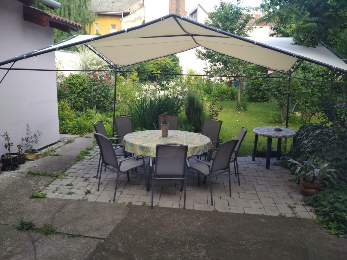Apartman Lux Σέγκεντ Εξωτερικό φωτογραφία